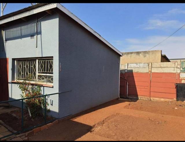 3 BEDROOM HOUSE RENTED IN MINNEBRON